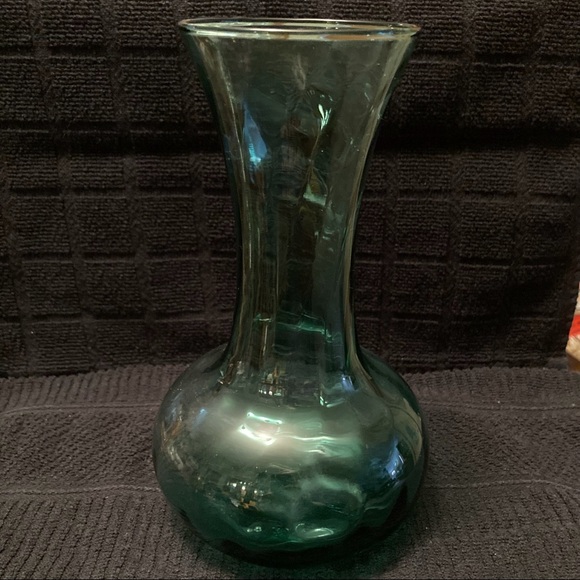 Vintage Hand Blown Green Glass Flower Vase with Swirl Pattern - Picture 5 of 15